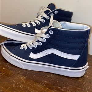 Navy blue high top vans (men’s: 6.5 women’s: 8)